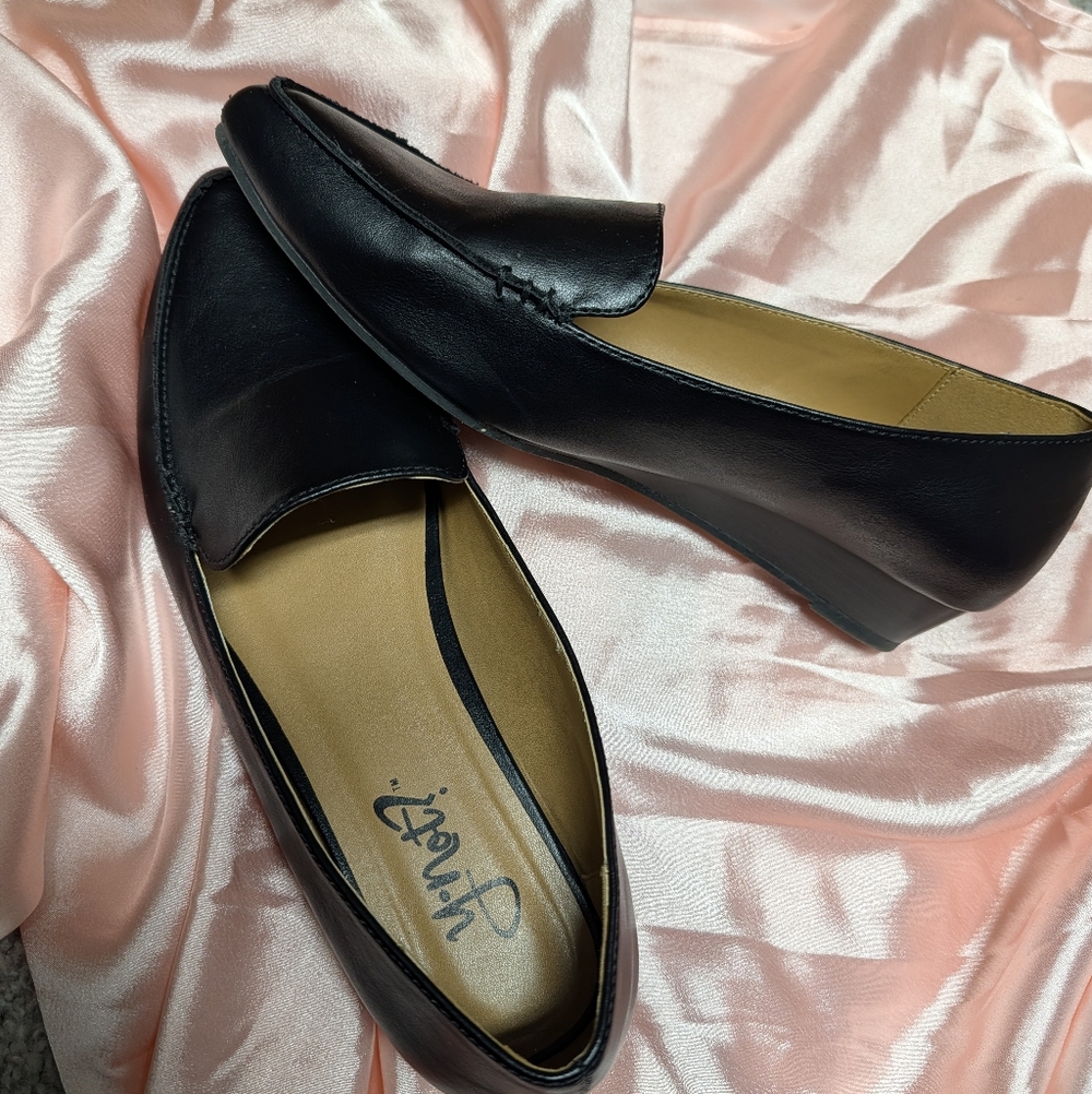 y-not? : Women's Black Loafers : Size 9